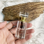 Tinh Dầu Trầm Hương Là Gì? Bí Mật Đằng Sau Loại Dầu Quý Hiếm